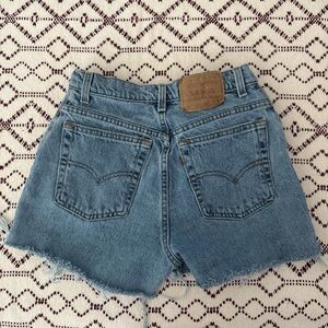 90s Vtg Levi's Women's Classic Blue Denim Shorts